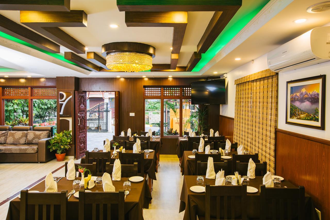 Hotel Romantica Pokhara Bagian luar foto