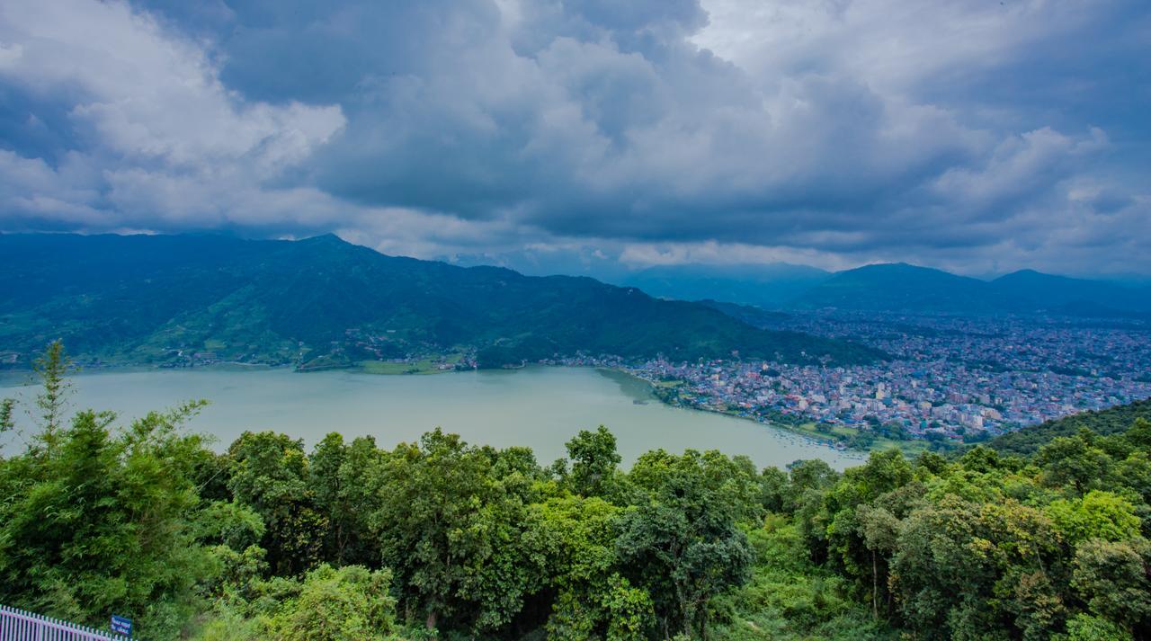 Hotel Romantica Pokhara Bagian luar foto