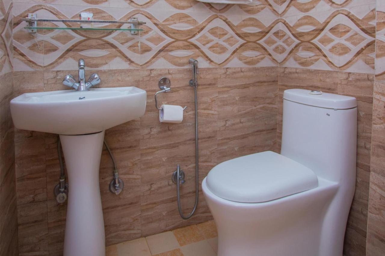 Hotel Romantica Pokhara Bagian luar foto