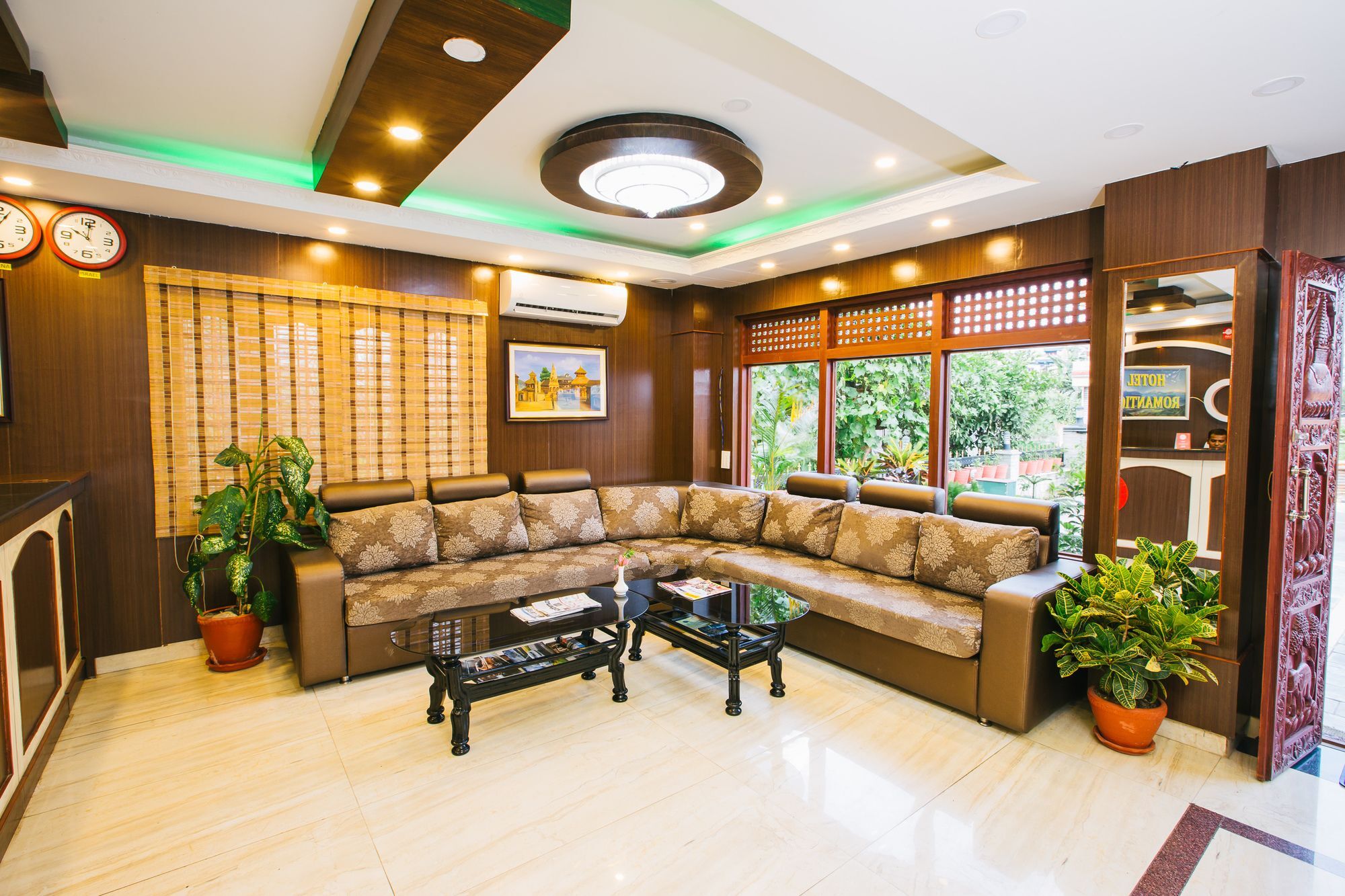 Hotel Romantica Pokhara Bagian luar foto