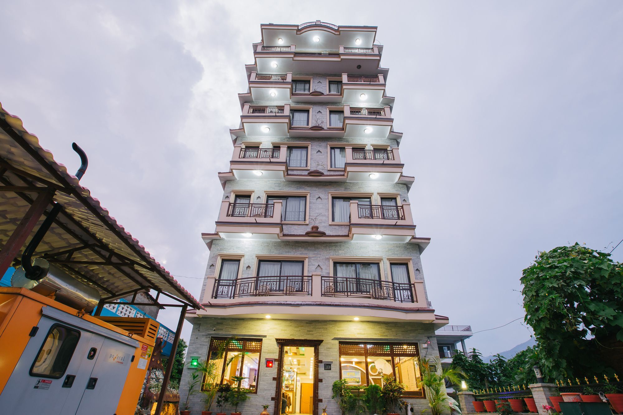 Hotel Romantica Pokhara Bagian luar foto
