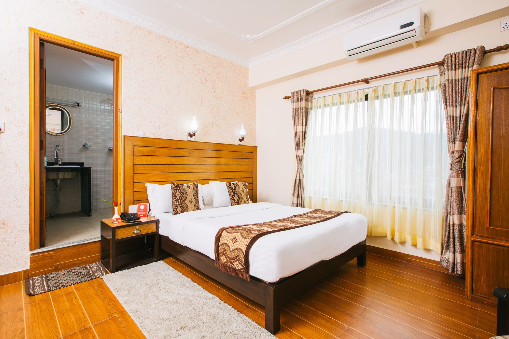 Hotel Romantica Pokhara Bagian luar foto