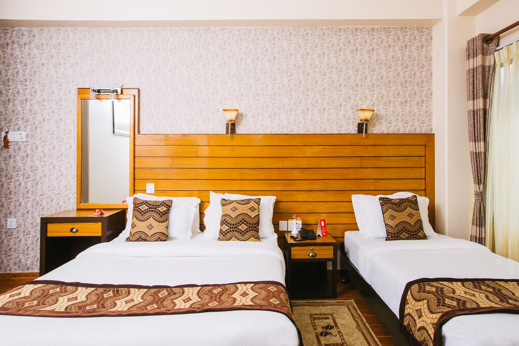Hotel Romantica Pokhara Bagian luar foto