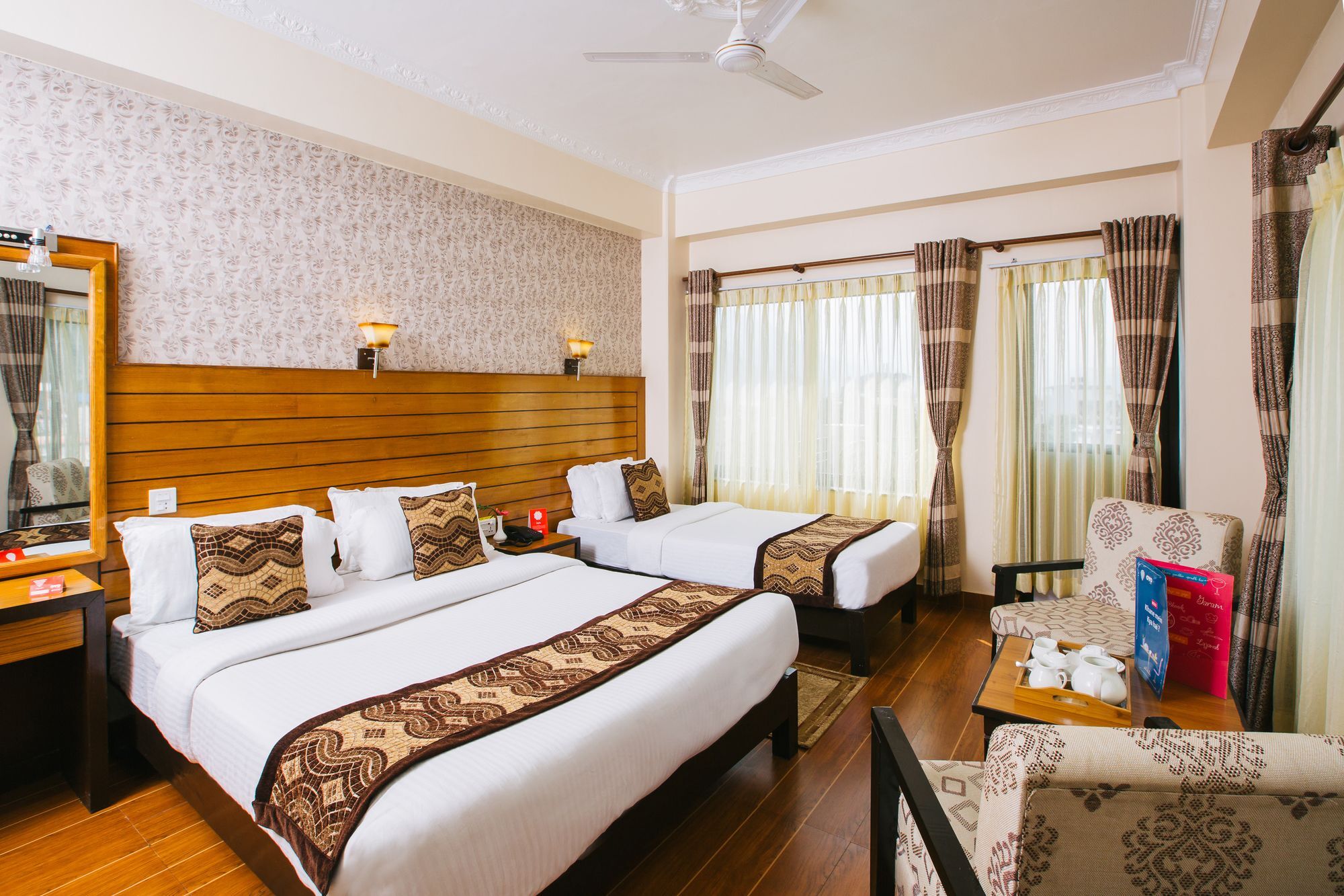 Hotel Romantica Pokhara Bagian luar foto