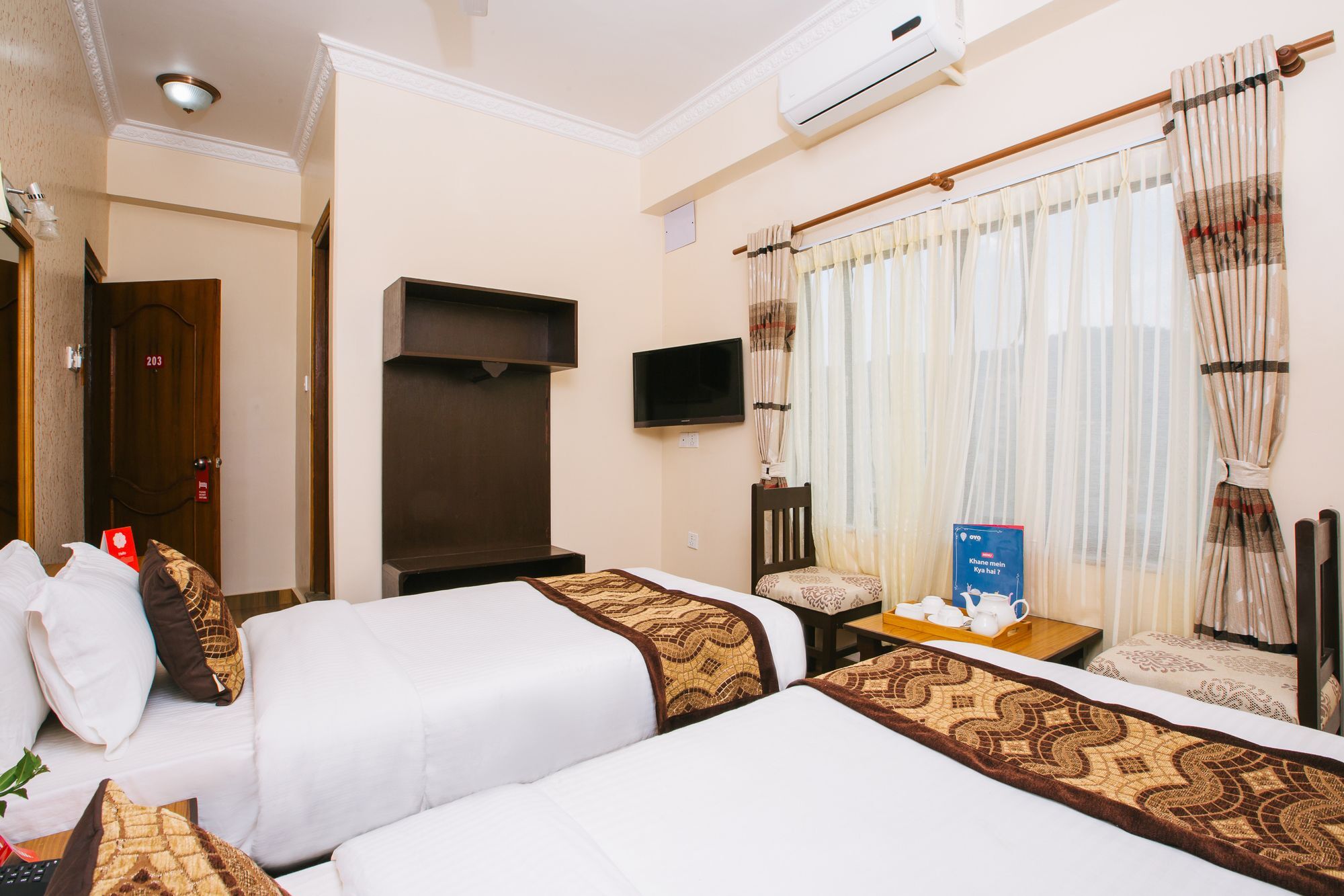 Hotel Romantica Pokhara Bagian luar foto