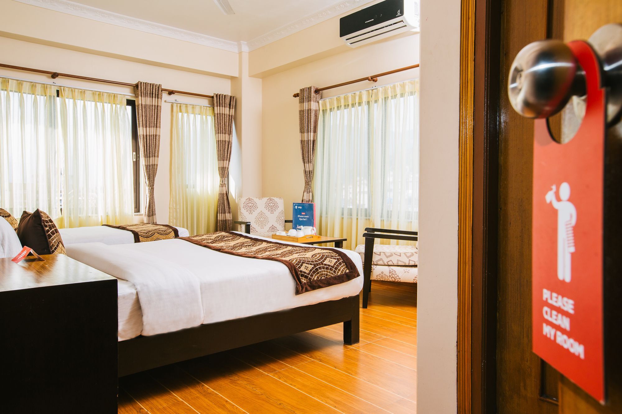 Hotel Romantica Pokhara Bagian luar foto