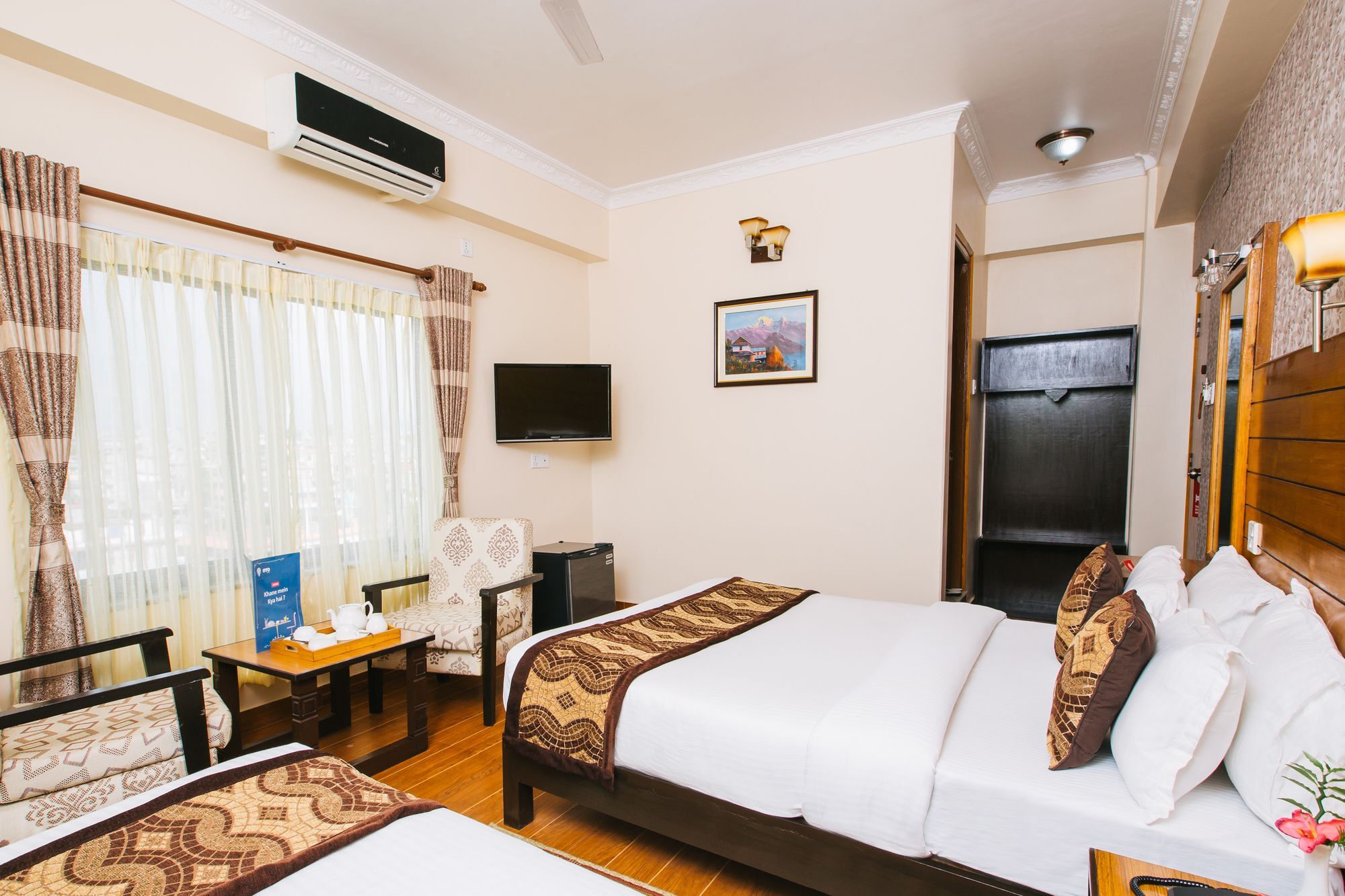Hotel Romantica Pokhara Bagian luar foto